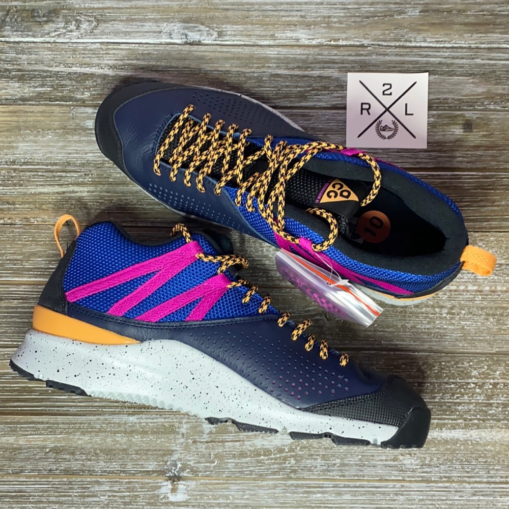 NWOT Nike Okwahn II